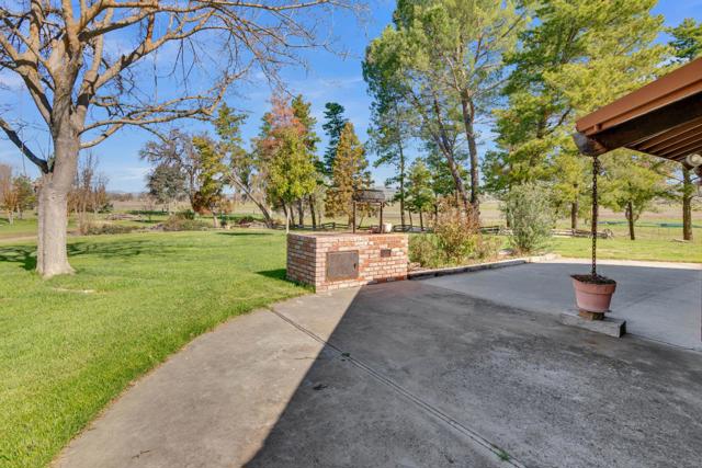 50145 Adobe Place, Lockwood CA: https://media.crmls.org/mediaz/4b274fa2-3feb-4644-8e52-c4d260273d06.jpg