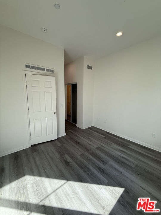 65 Plateau, Irvine CA: https://media.crmls.org/mediaz/4b278253-fd80-44f0-a34a-c7ba1edb84b0.jpg