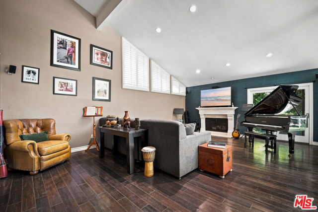 4 Bed Home for Sale in Encino, California
