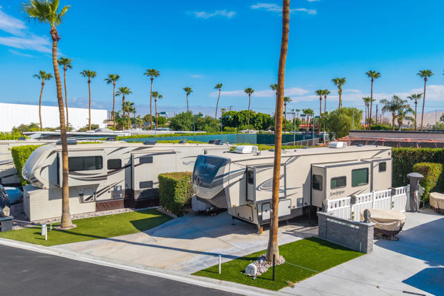 69411 R Ramon Rd #98, Cathedral City CA: https://media.crmls.org/mediaz/4b28d8aa-8409-4cf2-ac85-5f8ad7232fa2.jpg