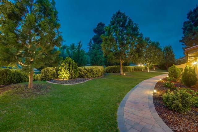 16657 Valle Verde Rd, Poway CA: https://media.crmls.org/mediaz/4b291d2c-9244-49a3-96cf-bdd44024c66d.jpg