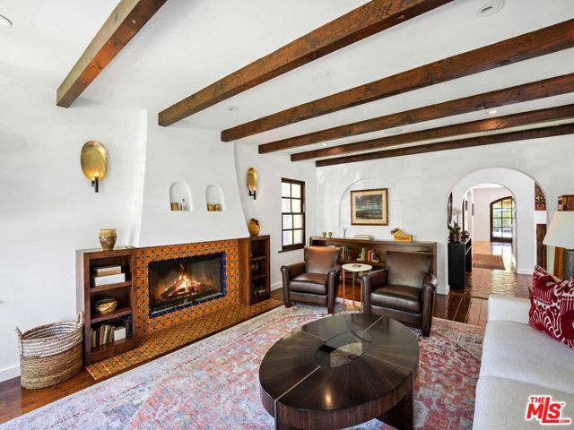 4057 Farmdale Avenue, Studio City CA: https://media.crmls.org/mediaz/4b293afd-81ae-47a2-b479-67d8db8465ac.jpg