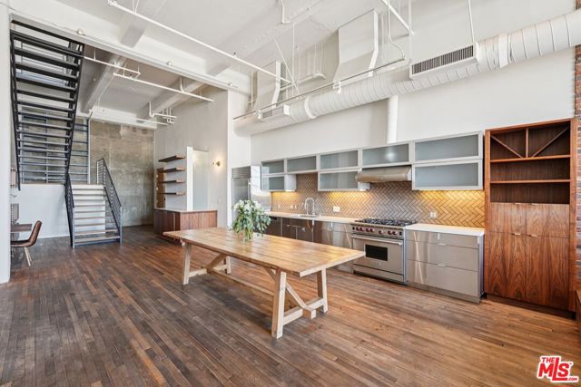 1850 Industrial Street, Los Angeles CA: https://media.crmls.org/mediaz/4b2951fa-482f-4315-8421-1fa23010b0ff.jpg