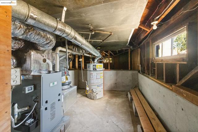 636 Vincente Ave, Berkeley CA: https://media.crmls.org/mediaz/4b2a7850-d695-4697-96d5-45fb86140b5b.jpg