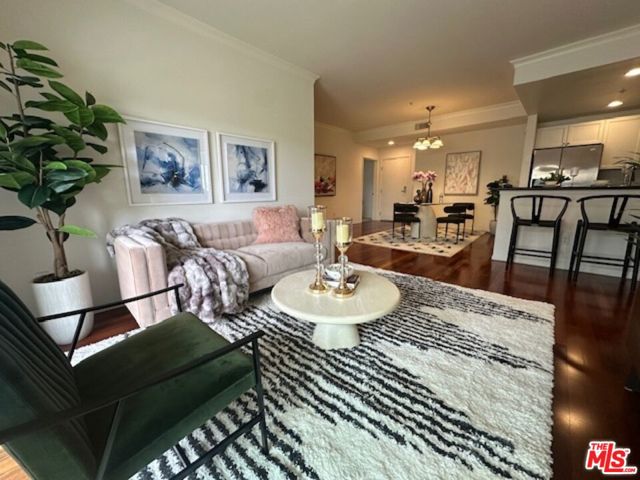 906 S Serrano Avenue, Los Angeles CA: https://media.crmls.org/mediaz/4b2ab7c9-22f4-4dba-9f39-681273cb1cbd.jpg