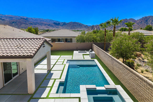 58229 Coral View Way, La Quinta CA: https://media.crmls.org/mediaz/4b2ae517-6854-400c-a690-574624f326b5.jpg