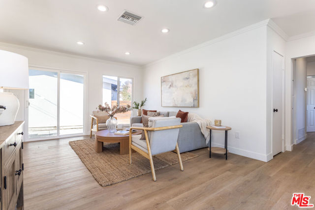 14365 Berg Street, Sylmar CA: https://media.crmls.org/mediaz/4b2b7f6d-aa89-47e5-bcf0-8f523597af23.jpg