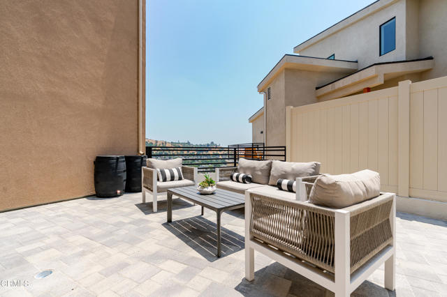 3874 W Point Drive, Los Angeles CA: https://media.crmls.org/mediaz/4b2bf802-762a-4009-b83c-d852e2ded5ab.jpg