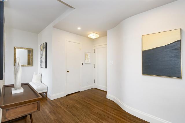 850 POWELL STREET, San Francisco CA: https://media.crmls.org/mediaz/4b2c02e4-4246-48d8-aae5-00508952ec4a.jpg