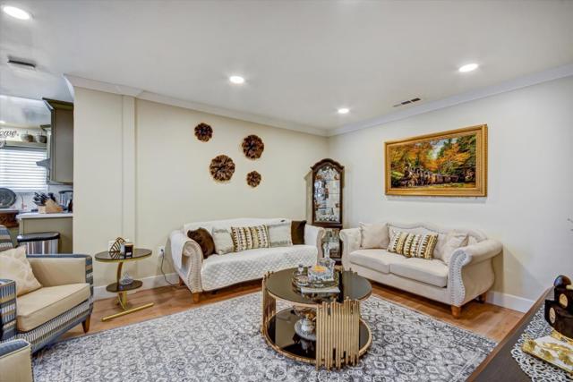 163 Roxbury, Santa Clara CA: https://media.crmls.org/mediaz/4b2c3206-88de-4678-b1c9-043f4e3d274c.jpg