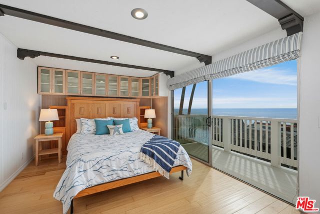 11942 Whitewater Lane, Malibu CA: https://media.crmls.org/mediaz/4b2c6249-ef71-4b83-9f94-f31d1fd98a93.jpg