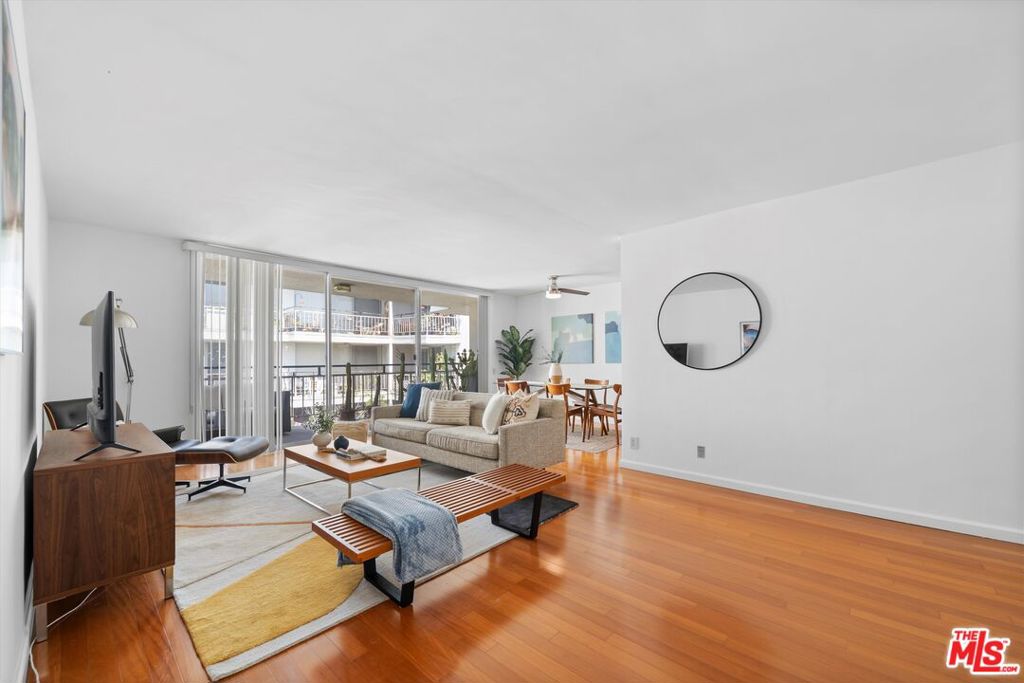 7260 Hillside Avenue #305