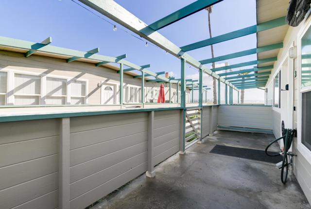 1680 B Seacoast Drive Unit B, Imperial Beach CA: https://media.crmls.org/mediaz/4b2e8e10-6034-4469-8b84-097679d52c9e.jpg