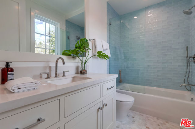 Drew Fenton | 427 N Bundy Drive Los Angeles CA | MLS: 7182819