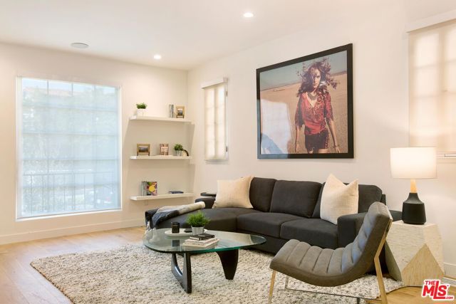 418 N Stanley Avenue, Los Angeles CA: https://media.crmls.org/mediaz/4b2f68a6-aac6-4faf-89b3-4ed390c53fa8.jpg