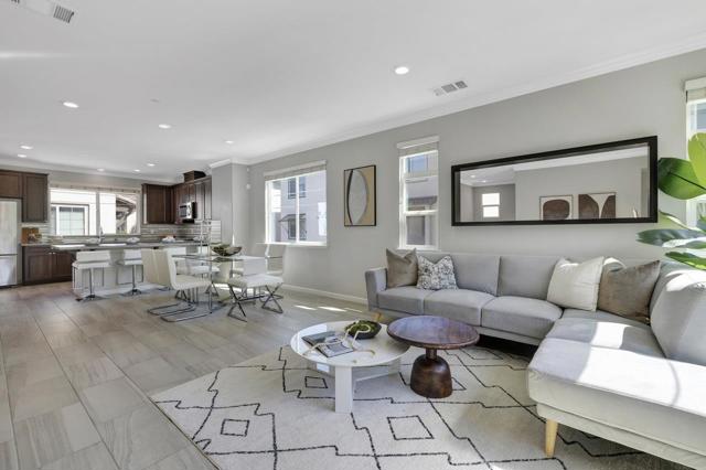 3079 Manuel Loop, San Jose CA: https://media.crmls.org/mediaz/4b2f6b62-a173-4496-8dda-34b136684540.jpg
