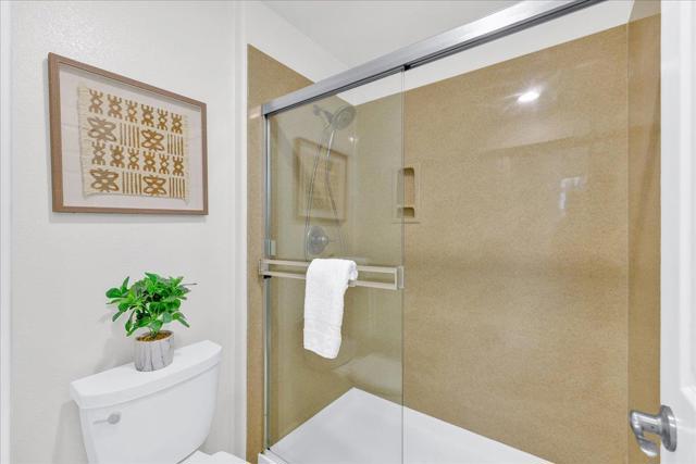 541 Ravenna Way, Hayward CA: https://media.crmls.org/mediaz/4b2f8bc2-ed79-4ce1-aaf9-2fd163f4bb2a.jpg