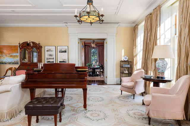 1425 Lombardy Road, Pasadena CA: https://media.crmls.org/mediaz/4b2f9833-6d0c-4379-bff5-b57e91bdc76c.jpg