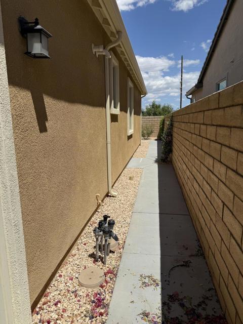 39912 Felicita Parkway, Palm Desert CA: https://media.crmls.org/mediaz/4b2fda99-7238-4fbc-939d-81db4b847801.jpg