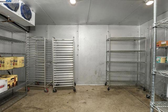 8091 Balfour Rd, Brentwood CA: https://media.crmls.org/mediaz/4b305504-fa40-49ab-b182-41a0d75095b5.jpg