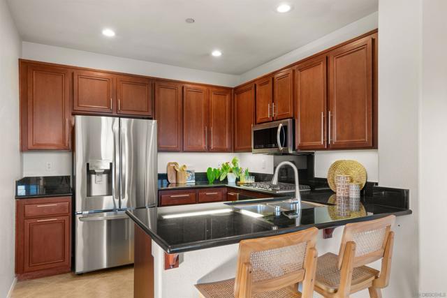 6102 Alida Row, San Diego CA: https://media.crmls.org/mediaz/4b306257-a4b8-4b7d-9c99-6ac9ffded4cb.jpg