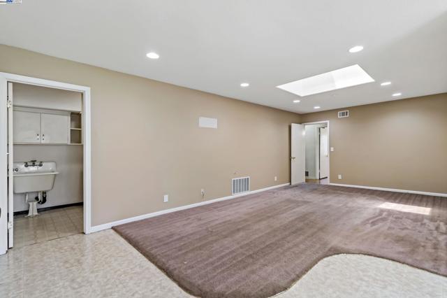 Image 18 of 56 For 398 Olive Ave