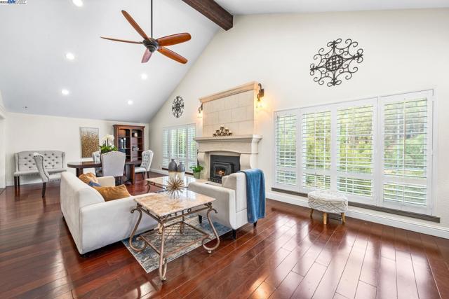 26928 Palomares Rd, Castro Valley CA: https://media.crmls.org/mediaz/4b310c45-05c2-450f-a9e5-47b5bdc8efd3.jpg