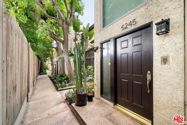 5245 Coldwater Canyon Avenue, Sherman Oaks CA: https://media.crmls.org/mediaz/4b31c397-2515-4514-9719-6a240b422043.jpg