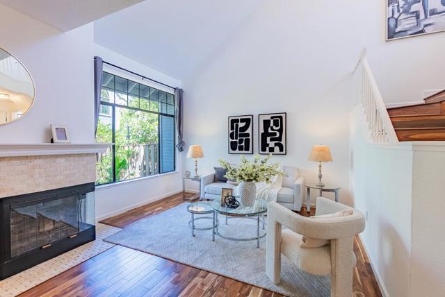 425 Mountain Laurel Court, Mountain View CA: https://media.crmls.org/mediaz/4b31dd0a-c55e-47ff-8889-8f59b6194faa.jpg