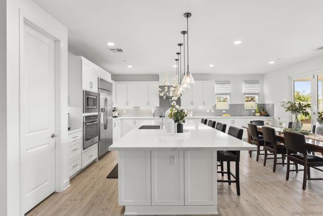 1409 Apex Place, Escondido CA: https://media.crmls.org/mediaz/4b321397-260e-45f0-9c6f-2aa542e687ee.jpg