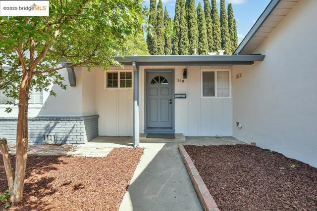 1660 Jenkinson Drive, Concord CA: https://media.crmls.org/mediaz/4b3258c1-cd2c-450c-aca5-734c2fc02da2.jpg