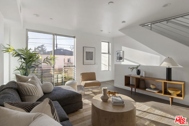 1767 N New Hampshire Avenue, Los Angeles CA: https://media.crmls.org/mediaz/4b334816-09bb-4ed0-9c94-d758df8e7bf3.jpg