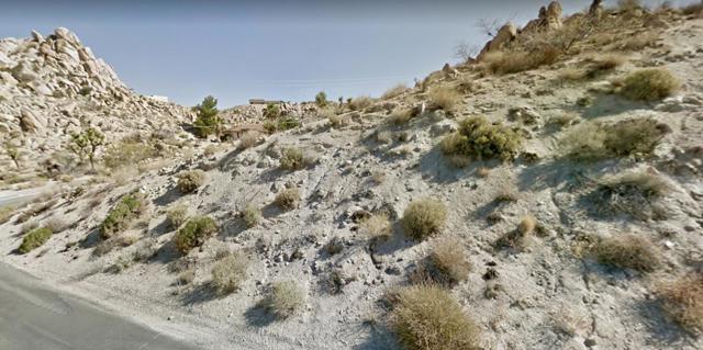 57302 Bandera Road, Yucca Valley CA: https://media.crmls.org/mediaz/4b337c6b-80ab-4976-8ed7-677ad7148c8e.jpg