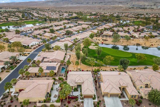 81390 Corte Trigo, Indio CA: https://media.crmls.org/mediaz/4b3380a1-27af-4fa4-a901-3143ff991ac9.jpg
