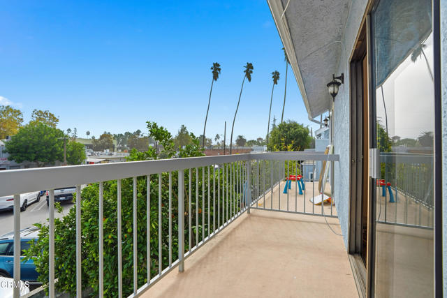 823 Earlham Street, Pasadena CA: https://media.crmls.org/mediaz/4b34688d-302b-4775-bfa5-01e66ef596f0.jpg