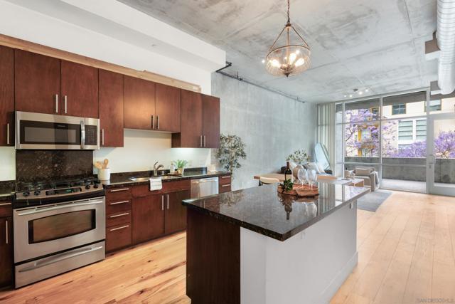 1025 Island Ave, San Diego CA: https://media.crmls.org/mediaz/4b346966-ca07-4fe5-b7a9-98490e8a2467.jpg