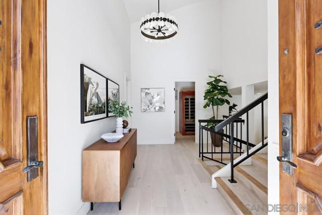 2003 Caminito Circulo Norte, La Jolla CA: https://media.crmls.org/mediaz/4b34f99d-a0b2-4b86-96b1-c6dcbab66686.jpg