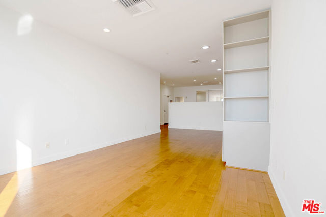 3810 Wilshire Boulevard, Los Angeles CA: https://media.crmls.org/mediaz/4b356f9f-41f8-4f58-b9f5-078e54ee36ba.jpg