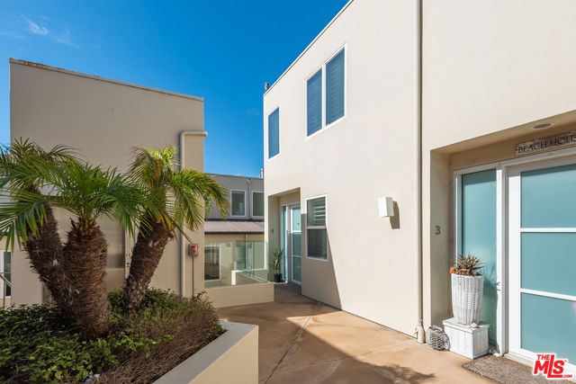 7301 Vista Del Mar, Playa del Rey CA: https://media.crmls.org/mediaz/4b35e5c0-0bae-4994-b1ce-b0e3c3dfce72.jpg