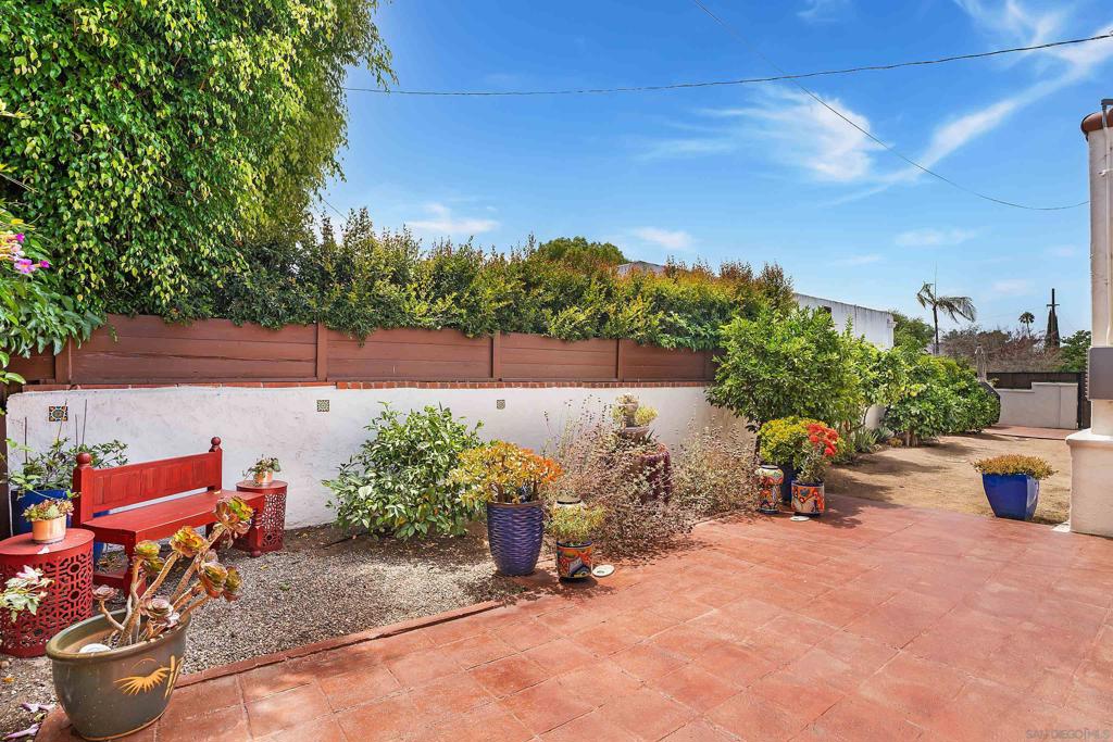 MLS #250035692SD img 31