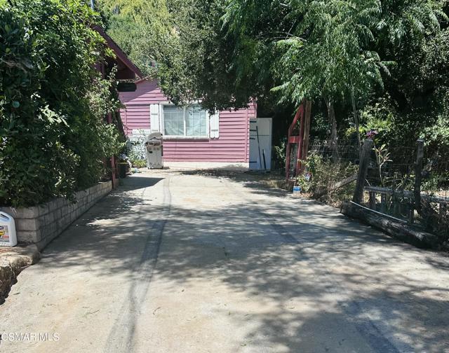 9301 Franklin, Chatsworth CA: https://media.crmls.org/mediaz/4b37bb70-153b-48e5-9a32-36f9dd858a1a.jpg
