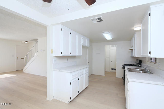 Detail Gallery Image 11 of 21 For 631 Claraday St #15,  Glendora,  CA 91740 - 3 Beds | 2/1 Baths
