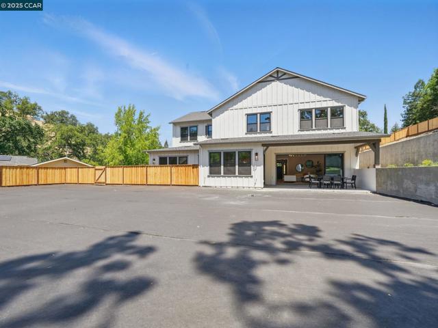 180 Castle Hill Ranch, Walnut Creek CA: https://media.crmls.org/mediaz/4b38c584-6f7e-4e01-bd30-f81b66bc6612.jpg