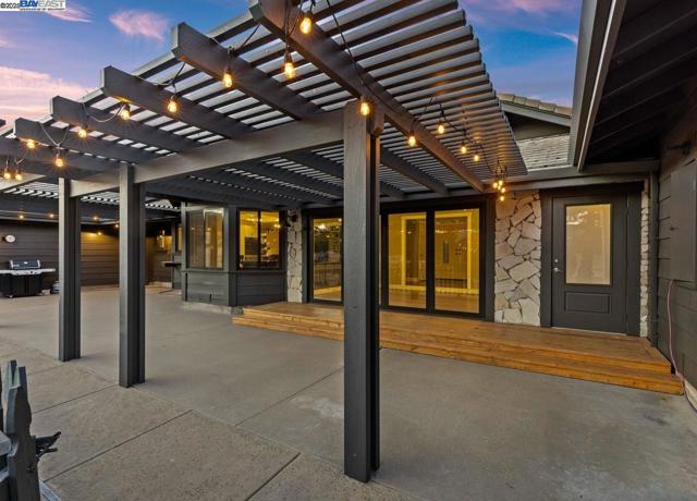 8191 Highland Rd, Livermore CA: https://media.crmls.org/mediaz/4b38f585-800e-4392-a48b-1628105072bb.jpg