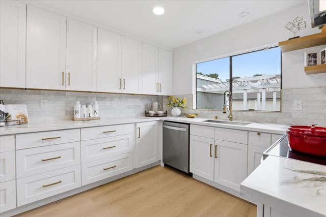 812 Ram Lane, Foster City CA: https://media.crmls.org/mediaz/4b3925a9-10e7-4900-a725-dfa58d094e0a.jpg