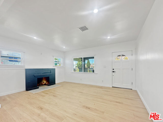 1812 Longwood Avenue, Los Angeles, California 90019, ,Multi-Family,For Sale,Longwood,24400945