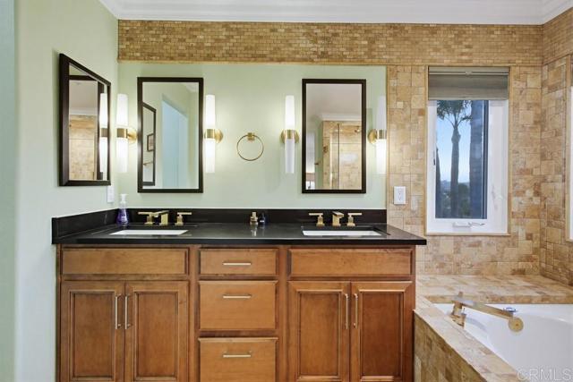 Detail Gallery Image 31 of 70 For 2345 Amber Oak Ln, Escondido,  CA 92027 - 4 Beds | 3 Baths