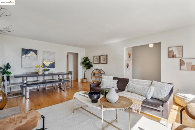 6824 Wilton Dr, Oakland CA: https://media.crmls.org/mediaz/4b3a3e98-1c28-46ce-aed0-5c69fe031d40.jpg