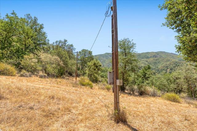 47292 Arroyo Seco Road, Greenfield CA: https://media.crmls.org/mediaz/4b3af782-d519-4596-9bba-57eadc488a2e.jpg