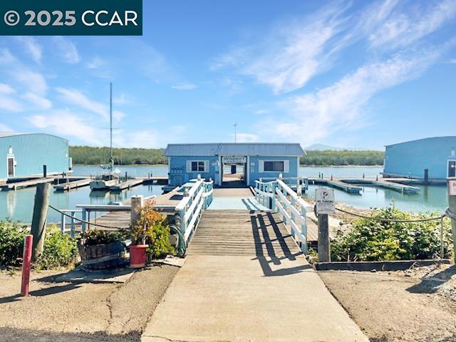 841 W Brannan Island Rd, Isleton CA: https://media.crmls.org/mediaz/4b3b527c-a2a8-4b33-9166-4a1976aecb73.jpg